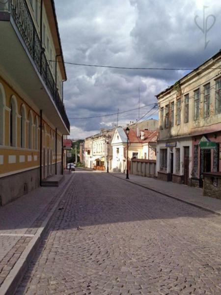 Ferienwohnung Зарванская Стрит 9 Kamjanez-Podilskyj Exterior foto